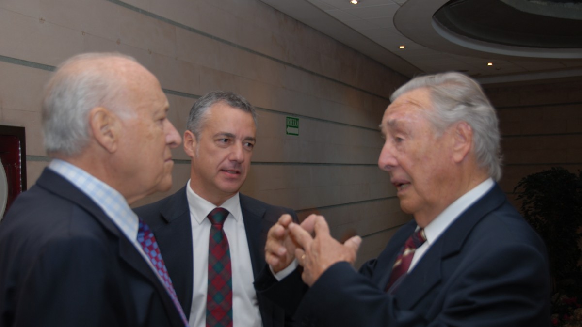 Xabier Arzallu, Iñigo Urkullu y Joseba Leizaola. Declaración EBB ante el cese definitivo de ETA