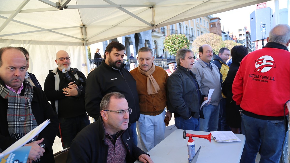 Andoni Ortuzar Fernando del Valleren Oroimenez 1. Traineruen Jaitsierako ekitaldian