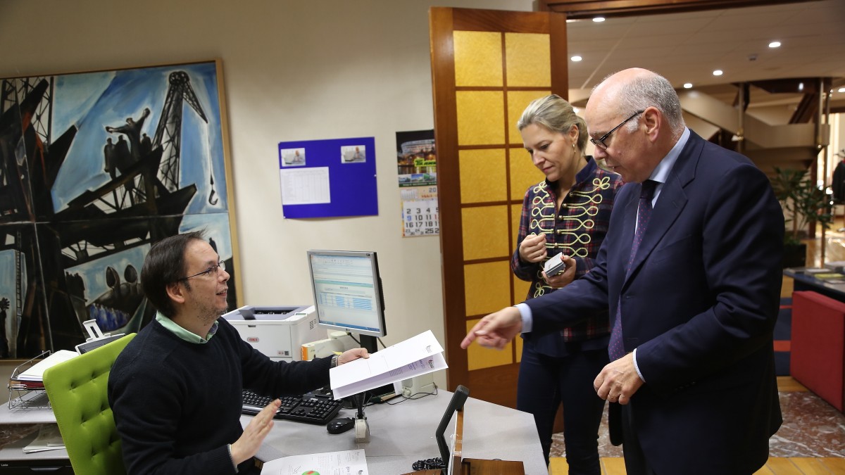 Ana Otadui y Jose Mari Iruarrizaga - Presentación en Juntas Generales de los prespuestos 2018para Bizkaia
