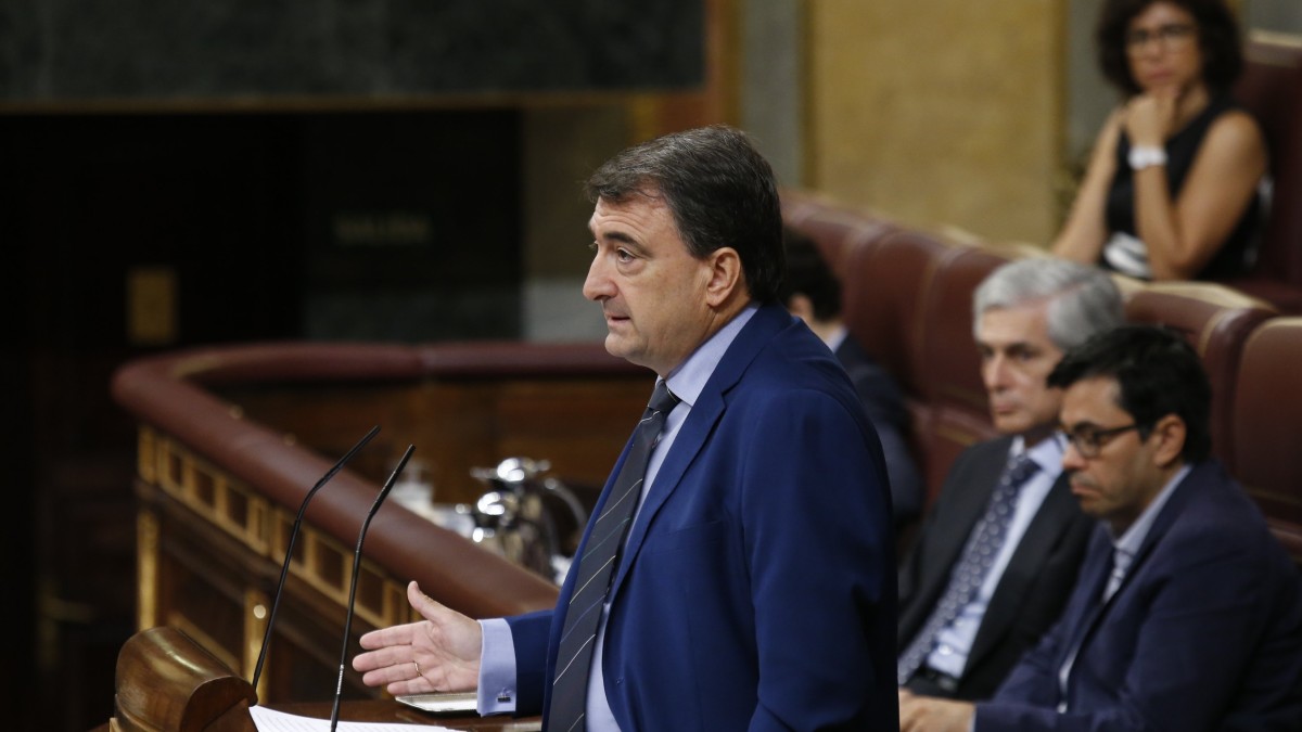 EAJ-PNV se abstiene en la primera votación del pleno de investidura de Pedro Sánchez: 