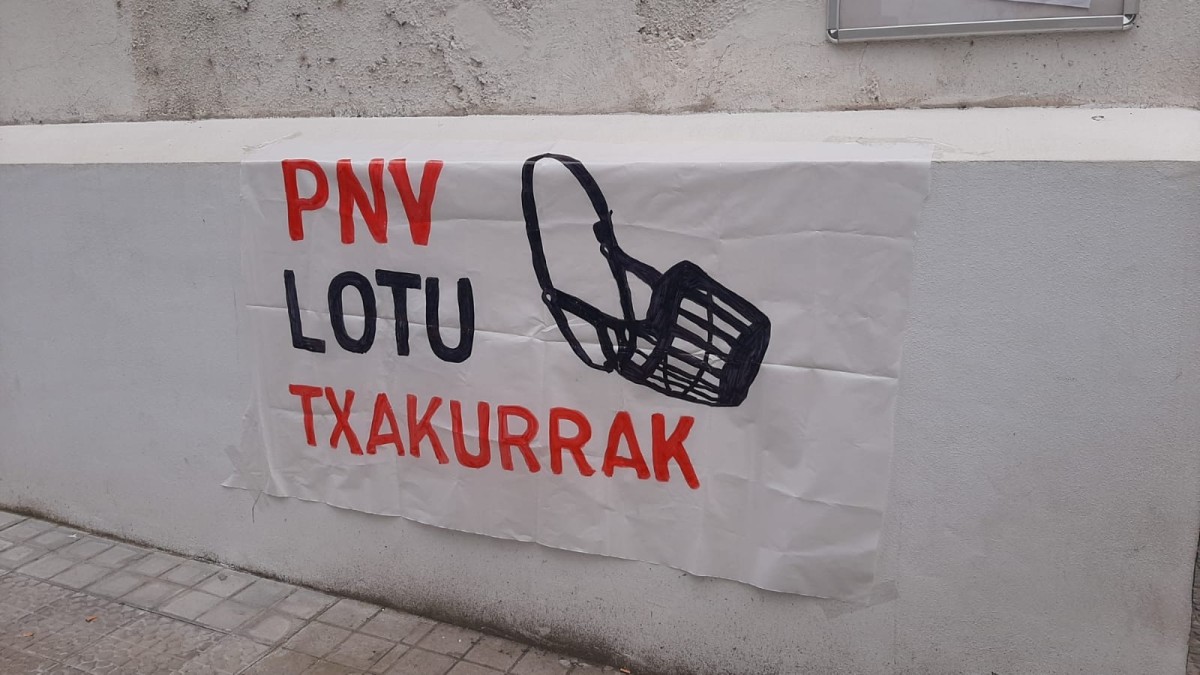 Los ataques a los batzokis de Sondika y Derio evidencian la injustificable campaña de coacción de la que están siendo objetivo las sedes de EAJ-PNV en Bizkaia
