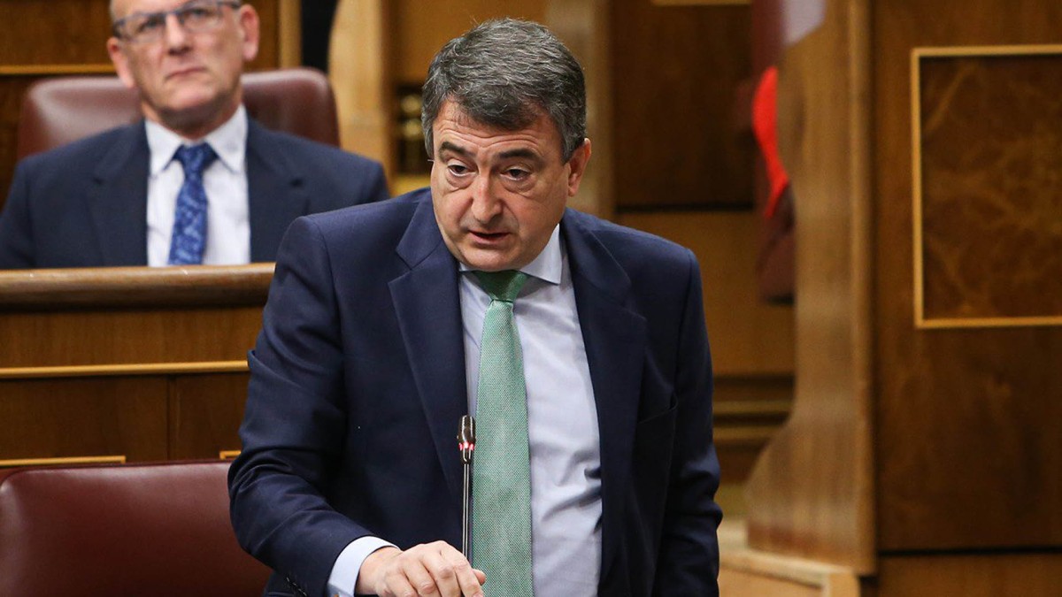 Aitor Esteban exige al Gobierno español desclasificar documentos y crear una Comisión de Investigación sobre el presunto espionaje