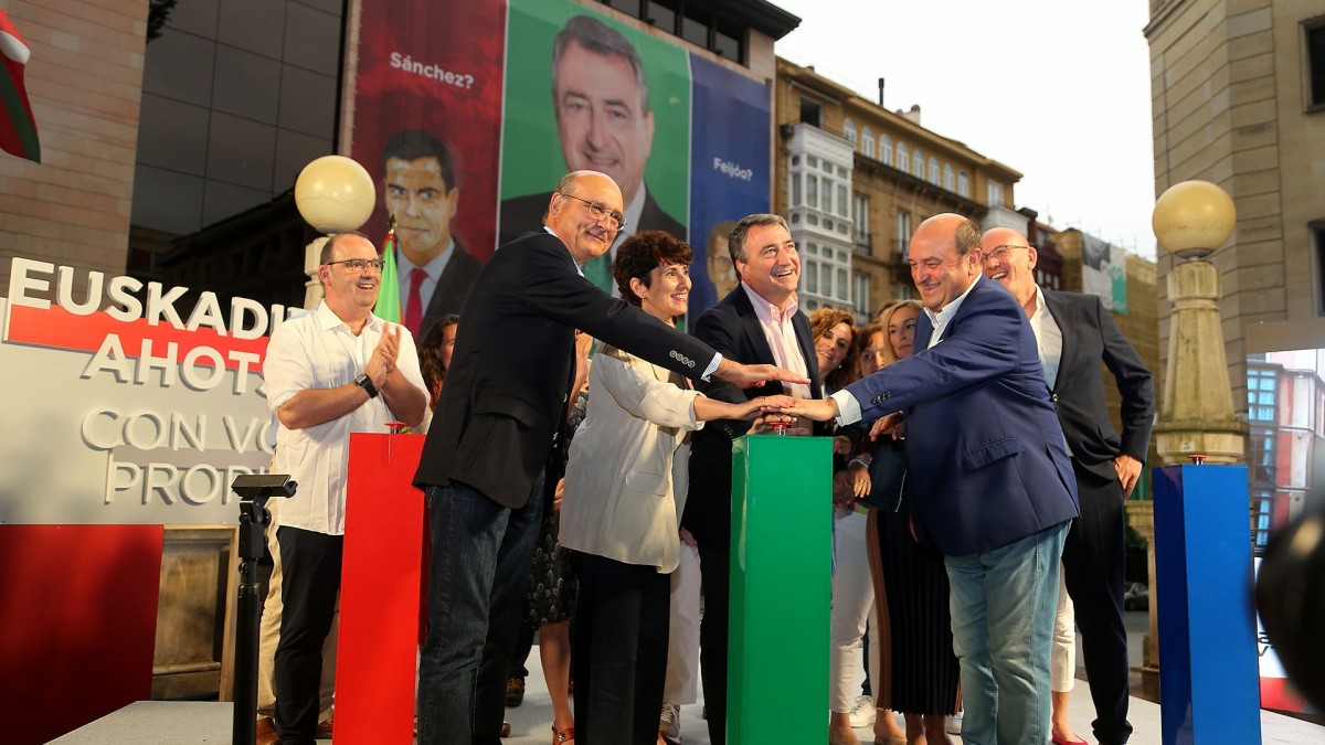 Aitor Estebanek EAJ-PNVri botoa emateko deia egin du, Euskadik Madrilen “ahots propioa, orekatua eta independentea”  izaten jarrai dezan