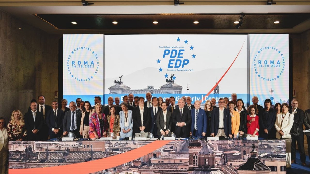 Ortuzar y Atutxa encabezan la delegación de EAJ-PNV que mañana asistirá en Mainz al Congreso del Partido Demócrata Europeo