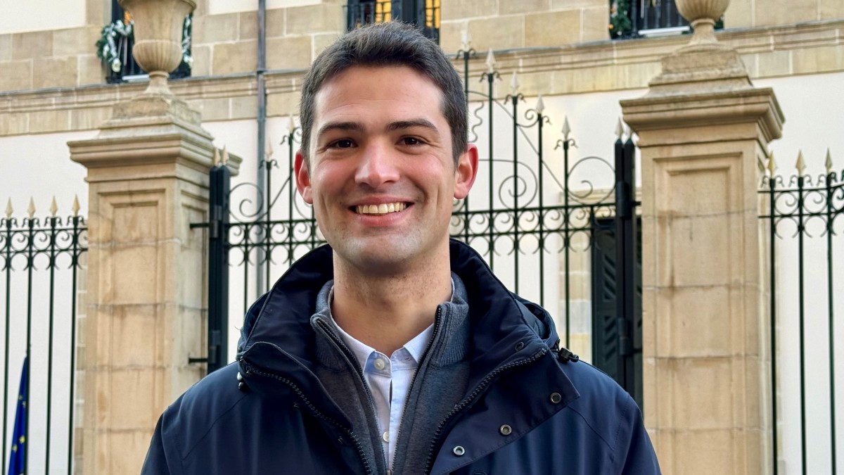 Joseba Díez Antxustegi destaca la apuesta del Lehendakari por un futuro ilusionante para Euskadi y sus jóvenes