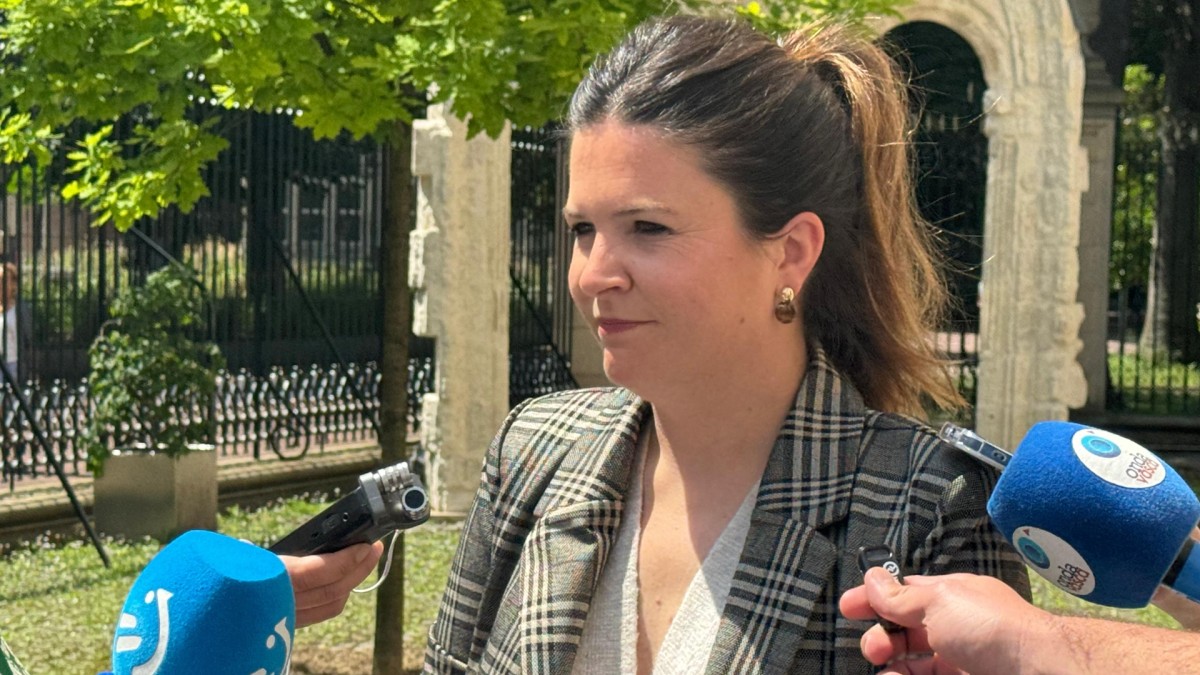 EAJ-PNVk irmo gaitzetsi du Ayusok euskararekiko erakutsi duen “errespetu falta”: “Argi dago PPri bost axola diola euskal hiritargoak” 