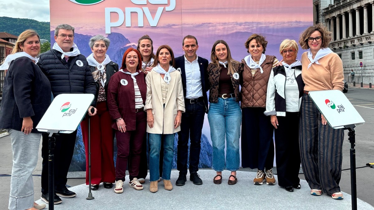 EAJ-PNVk eraikuntza nazionalean emakumeak izan duen papera aitortu du eta gogora ekarri du, EABn egiten zuten lan ikusezinetik Bizkaiko kargu instituzionalen erdia baino gehiago izatera igaro direla