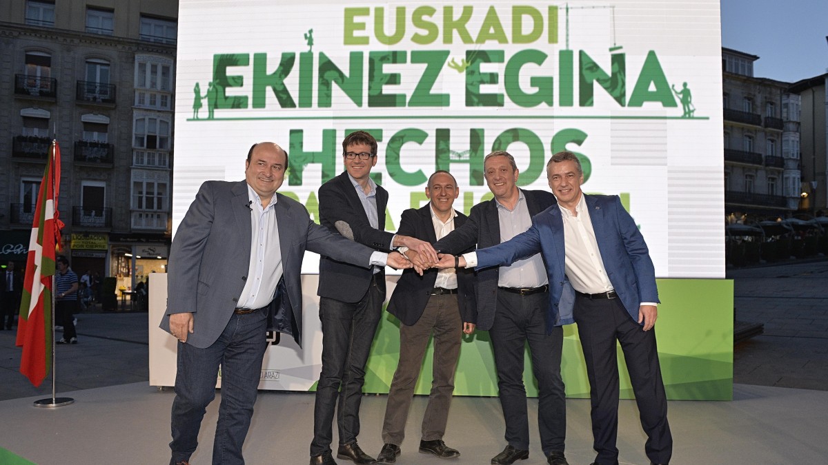 EAJ-PNV presenta su lema de campaña, ‘Hechos Para Euskadi‘, en un acto celebrado de forma simultánea en Vitoria-Gasteiz, Donostia y Bilbao