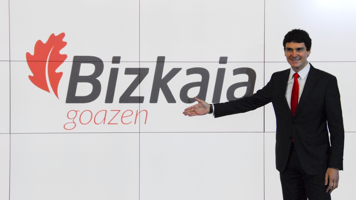 Unai Rementeriak ‘Bizkaia Goazen‘ aurkeztu du, Foru Aldundiak agintaldiko lehen ehun egunen buruan estreinatu duen irudi berria
