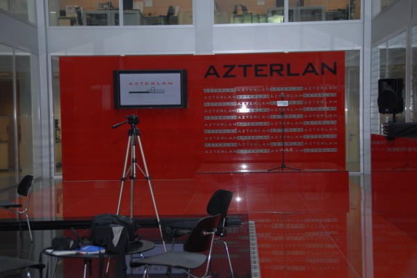 Josu Erkoreka y Aitor Esteban Azterlan bizitatzen, Durangon