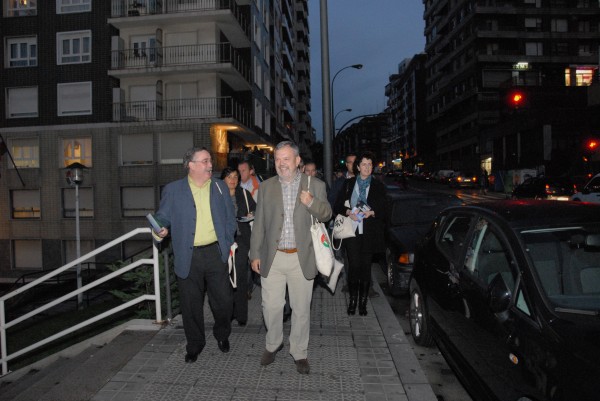 Josu Erkoreka en Santurtzi con Anasagasti, Esteban, Azpiazu e Ituarte