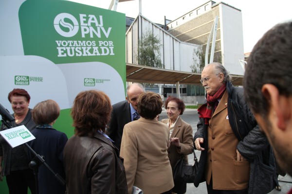 Josu Erkoreka e Iñaki Azkuna en Indautxu