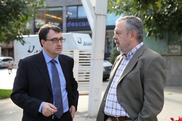 Josu Erkoreka e Iñaki Azkuna en Indautxu