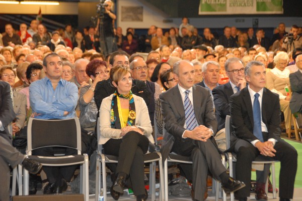 Iñigo Urkullu, Josu Erkoreka, Arantxa Tapia y Emilio Olabarria. Mitin de La Casilla