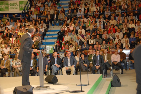 Iñigo Urkullu, Josu Erkoreka, Arantxa Tapia y Emilio Olabarria. Mitin de La Casilla