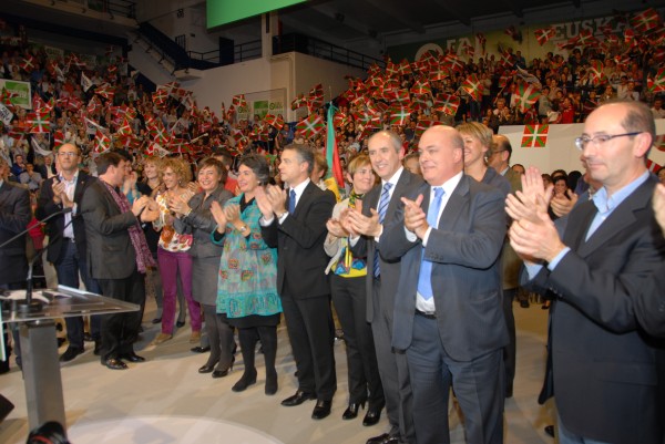 Iñigo Urkullu, Josu Erkoreka, Arantxa Tapia y Emilio Olabarria. Mitin de La Casilla