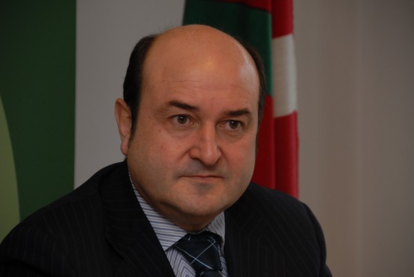 Andoni Ortuzar Durangoko trenaren lurperaketari buruz