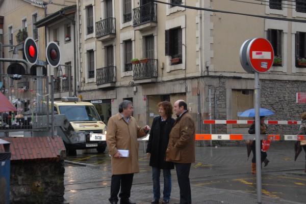 Arieta-Araunabeña, Irigoras eta Ortuzar Durangoko trenaren lurperaketari buruz