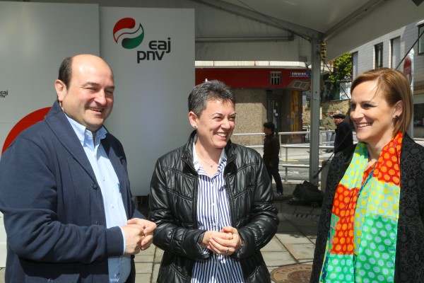 Andoni Ortuzar eta Itxaso Atutxa Lekeitioko Batzokiko 35. urteurrenean