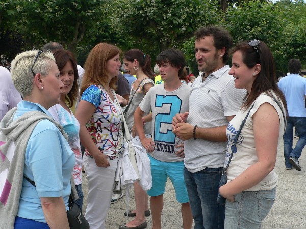 EAJ-PNVk solidariotasun eta babes osoa adierazi die ontzioletako langileei
