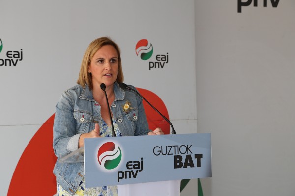 Itxaso Atutxa Erandio Goikoako Batzokiaren 35.urteurrenaren ekitaldian