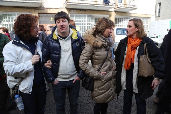Itxaso Atutxa, Unai Rementeria e Irene Pardo con representantes de EAJ PNV de Durangaldea en Abadiño