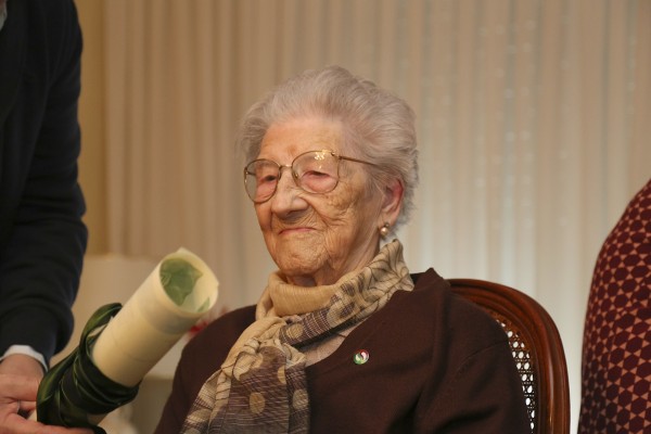 Ortuzar y Atutxa felicitan a Petra Uribe, la alderdikide más veterana, en su 105º cumpeaños
