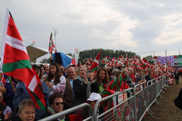 Alderdi Eguna 2014 EAJ-PNV - Desfile de autoridades y OOMM