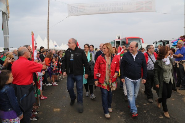Alderdi Eguna 2014 EAJ-PNV - Desfile de autoridades y OOMM