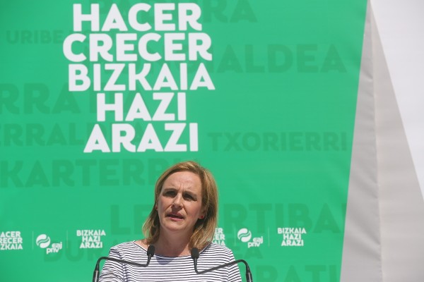Uribe Kostako hautagaien aurkezpena