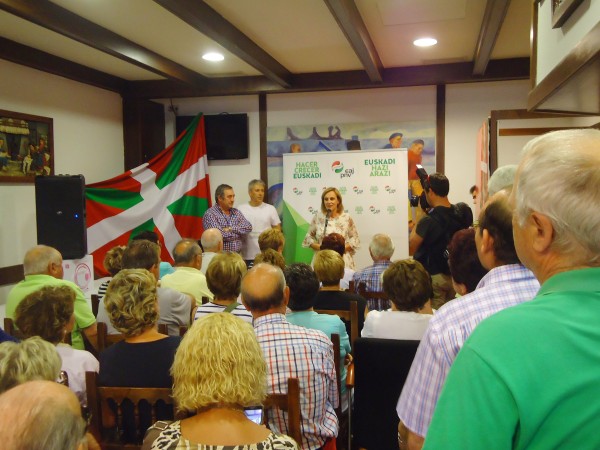 Acto político en Benidorm. Itxaso Atutxa