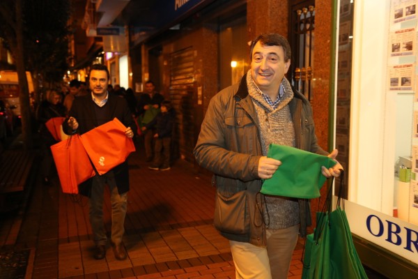 Aitor Esteban, Pedro Azpiazu eta Amaia del Campo Barakaldon