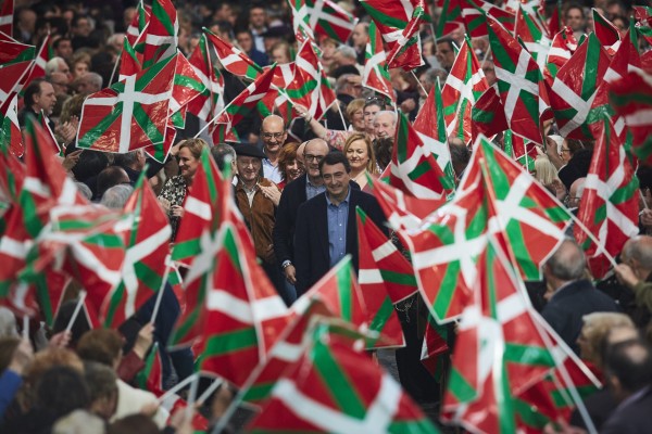 Kanpaina amaierako mitina. Areatza