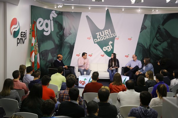 Encuentro de Euzko Gaztedi EGI con Aitor Esteban, Joseba Agirretxea y Mikel Legarda