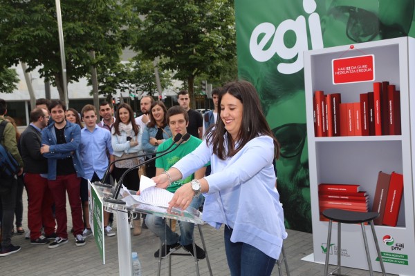 Aitor Esteban  y EGI - Educación