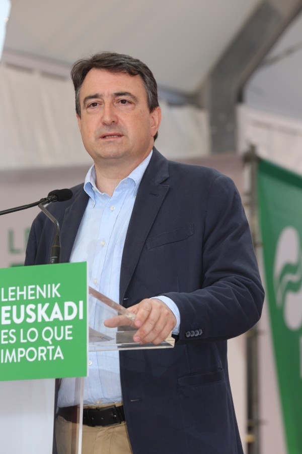 Ekitaldia Getxon. Aitor Esteban, Iñigo Urkullu eta Andoni Ortuzar (2016-06-11)