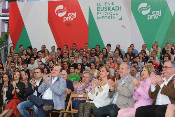 Ekitaldia Getxon. Aitor Esteban, Iñigo Urkullu eta Andoni Ortuzar