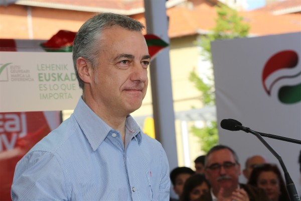 Ekitaldia Getxon. Aitor Esteban, Iñigo Urkullu eta Andoni Ortuzar