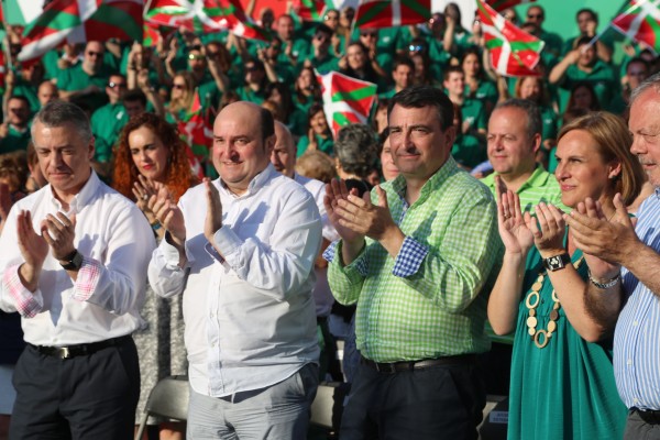 Ekitaldia Barakaldon. Iñigo Urkullu, Andoni Ortuzar, Aitor   Esteban