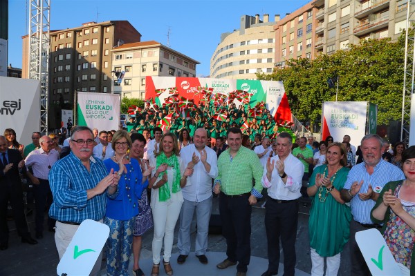 Ekitaldia Barakaldon. Iñigo Urkullu, Andoni Ortuzar, Aitor Esteban