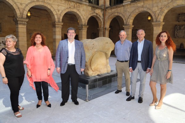 Pedro Azpiazu - Erakundeen arteko harremanak