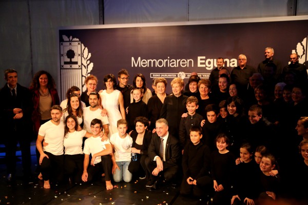 EAJ-PNVren ordezkariak 2016.ko Memoriaren eguneko ekitaldietan