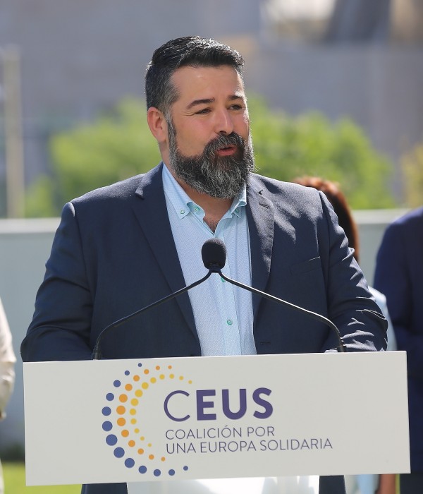 Presentación Coalición Europea CEUS - Izaskun Bilbao Barandica (EAJ-PNV), Luis Padilla (CC), Juan Carlos Piñeiro (CxG), Daniel Innerarity (GB), María del Mar Llaneras (El Pi) y Lluis Vicent Bertomeu (
