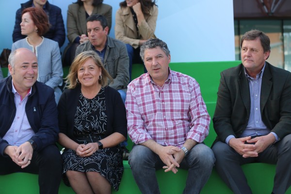 Getxoko mitina. Amaia Agirre, Unai Rementeria, Andoni Ortuzar