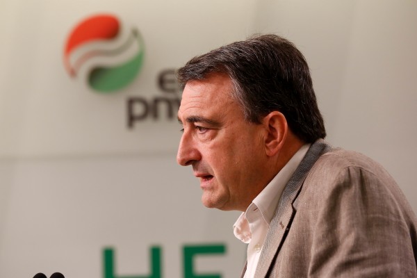 Aitor Esteban valora el preacuerdo PSOE-Podemos