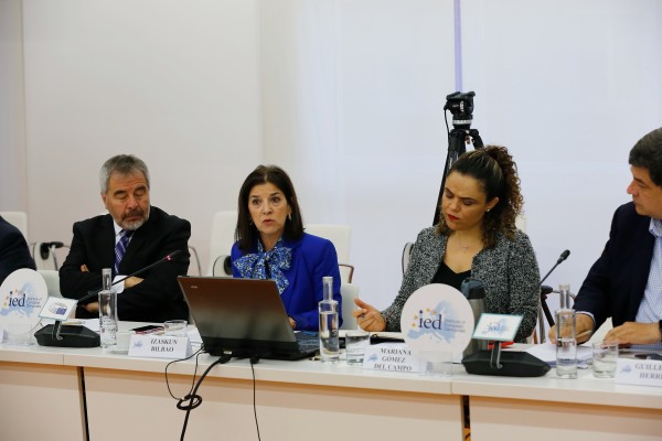Izaskun Bilbao Barandika, Gabriel Ascencio, Mariana Gomez del Campo,  - XII Diálogos de Bilbao. Europa y América Latina