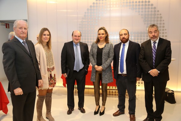 Andoni Ortuzar, Juan Maria Atutxa, Fuad Chahín, Gabriel Ascencio, Mariana Gomez del Campo, Ander Gurrutxaga, Izaskun Bilbao Barandika, Mireia Zarate,   XII Diálogos de Bilbao. Europa y América Latina