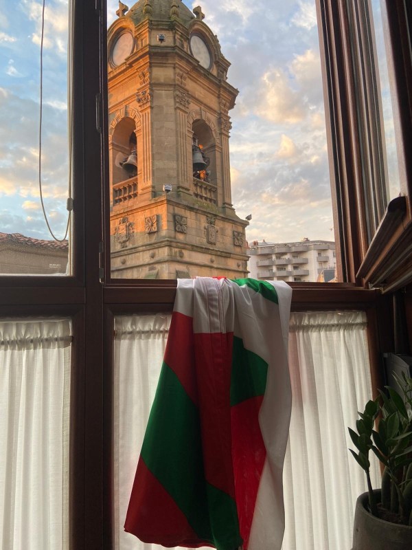 Aberri Eguna 2020 Lortuko dugu - Euskadi Aurrera - Ikurriña Etxean