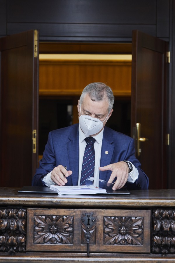 Firma Acuerdo EAJ PNV - PSE - 2020