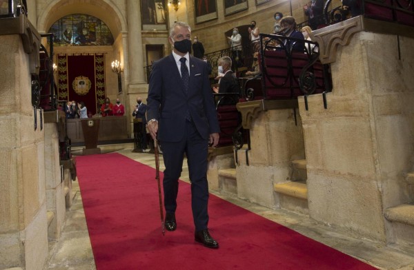 Lehendakari Iñigo Urkullu jura su cargo ante el árbol de Gernika - 2020